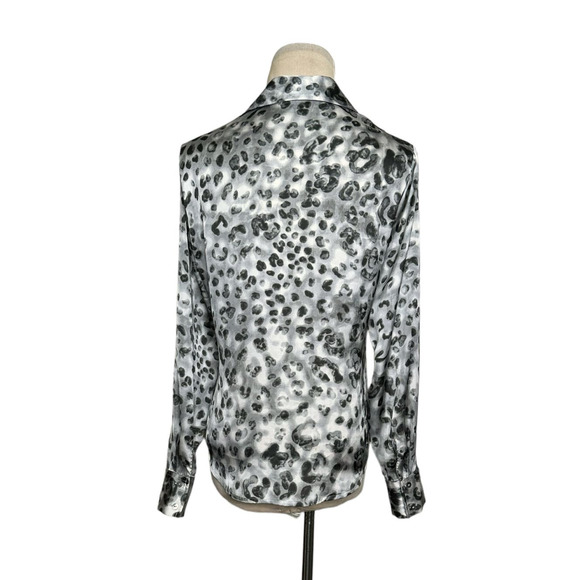 Jones New York gray animal print long sleeves button shirt size SP - Picture 2 of 10